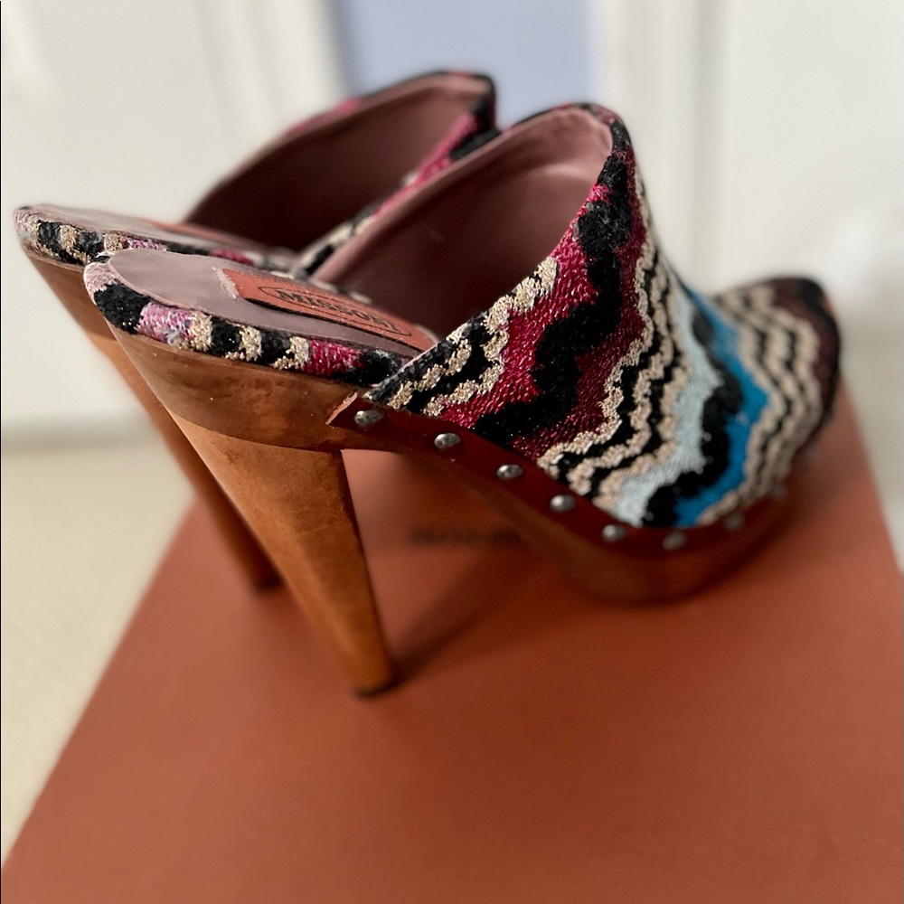 Vintage Missoni Woven Clogs. Size 37. Never been worn. Original box and shoe bag